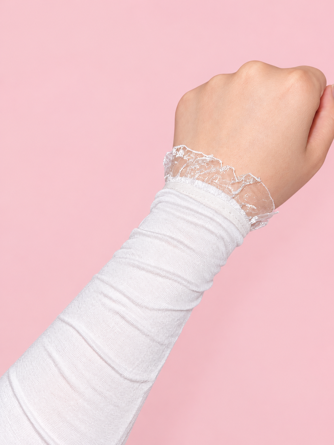 White Sleeves/ Znood- Ruffled Edges